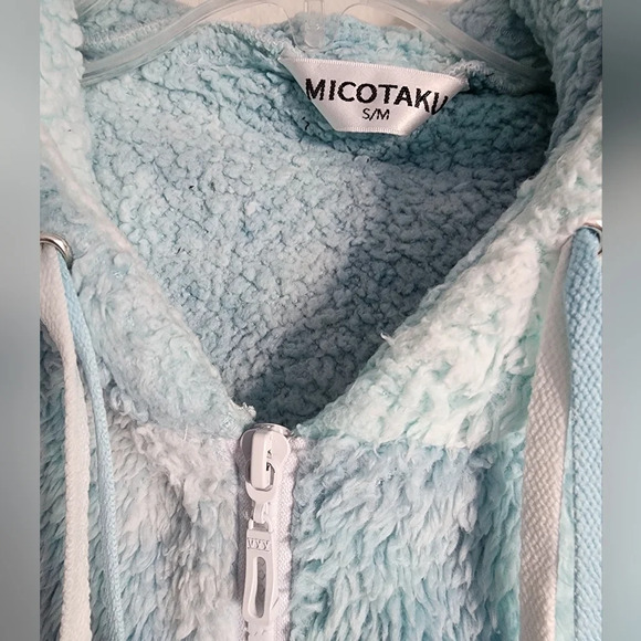 Micotaku Women's Zip Front Hoodie, Mint Couds pattern. Front angle pockets. S/M - Picture 8 of 14